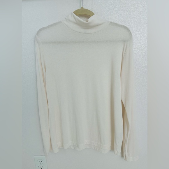 Uniqlo Japan Cream Ribbed Long Sleeve Turtleneck - Picture 1 of 2